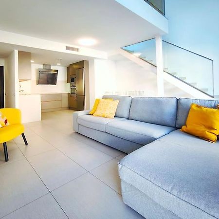 Moderno Apartamento Duplex En Terrassa Centro Exterior foto