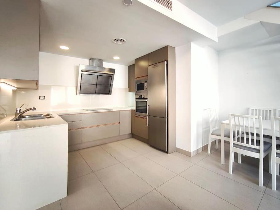 Moderno Apartamento Duplex En Terrassa Centro Exterior foto
