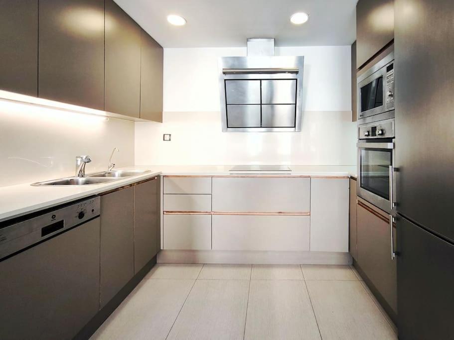 Moderno Apartamento Duplex En Terrassa Centro Exterior foto